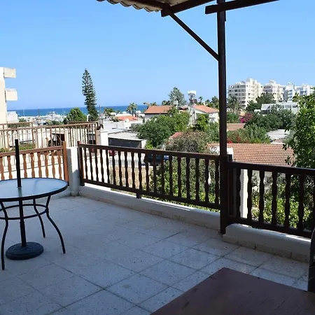 Direct Psarolimano Court لارنكا