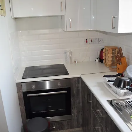 Direct Psarolimano Court شقة